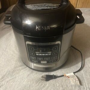Ninja Multi-Function Cooker Black and Silver
